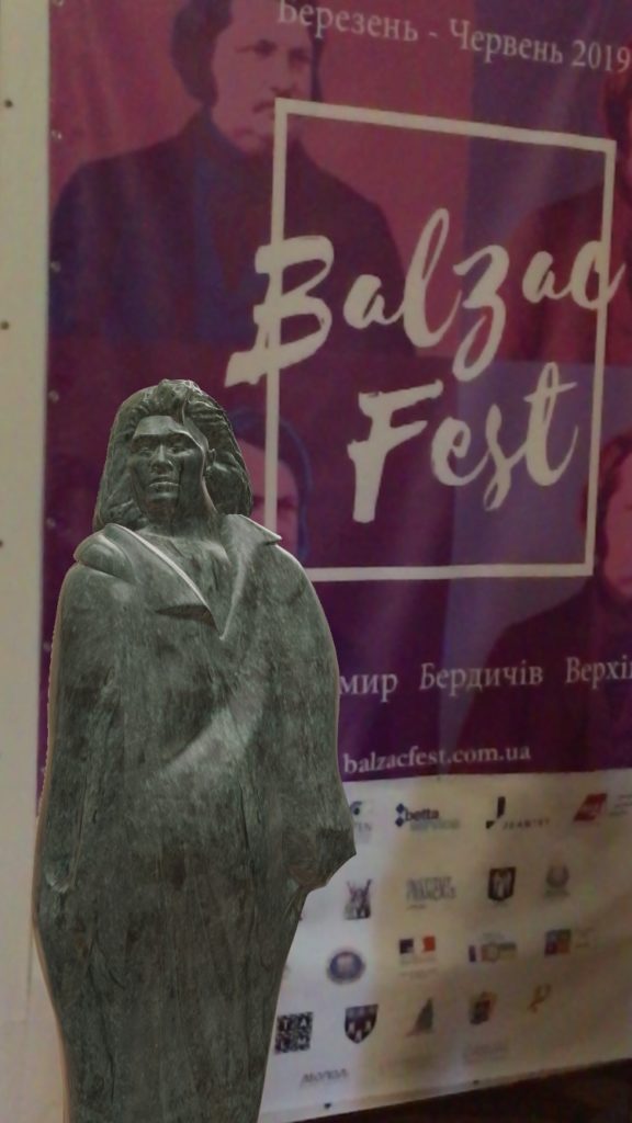 Balzac sculpture Web AR