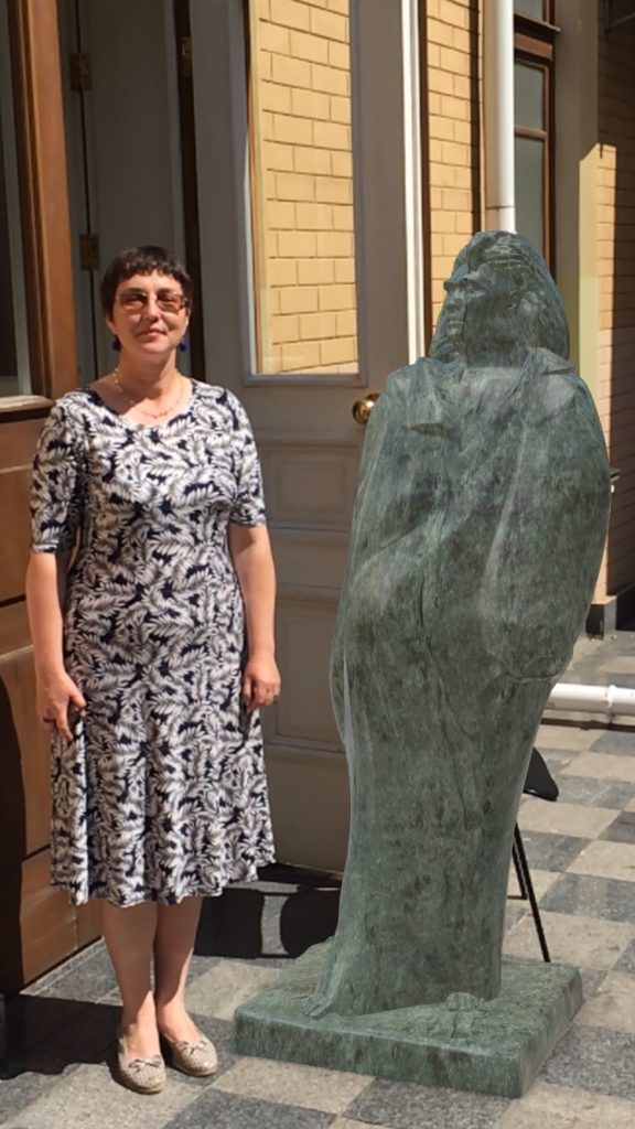 Balzac sculpture Web AR with woman